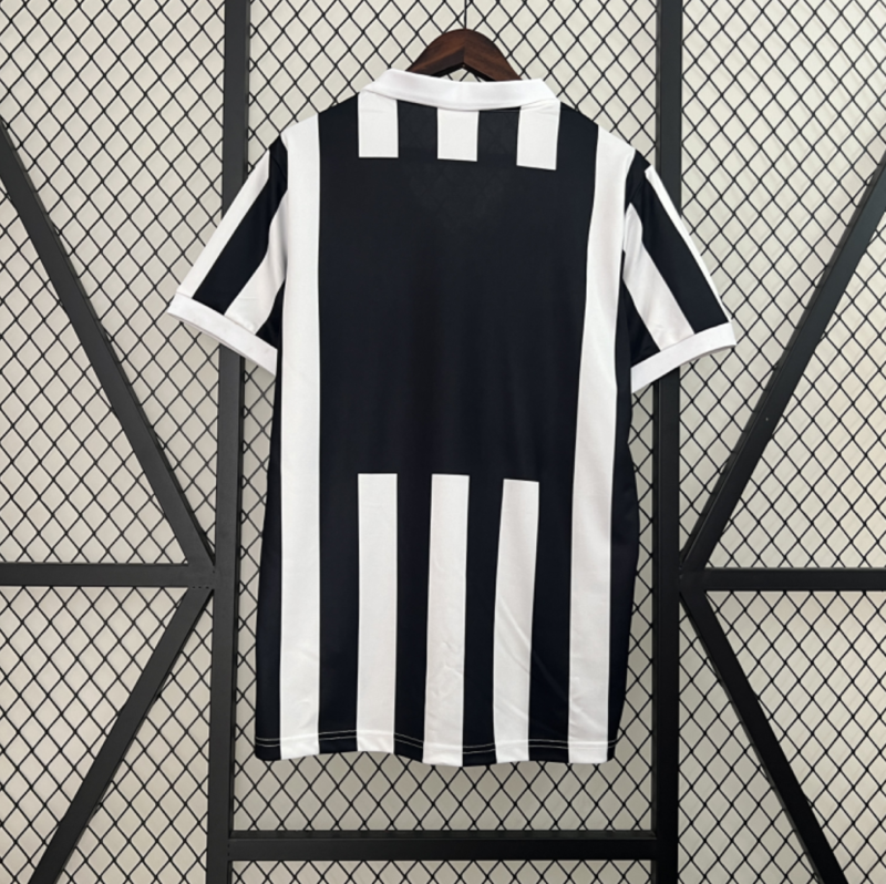 Retro Juventus 84/85 home Kit - Image 3